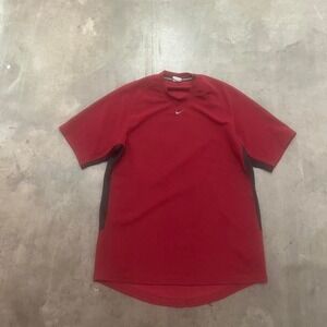 Vintage Y2K Nike center check red‎ mens tshirt